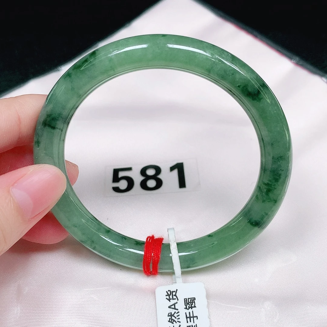 未镶嵌手镯（圆镯）翡翠