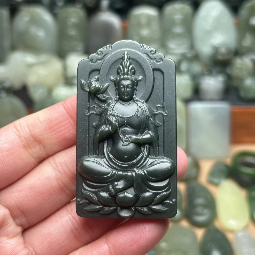 精品和田玉小挂件
