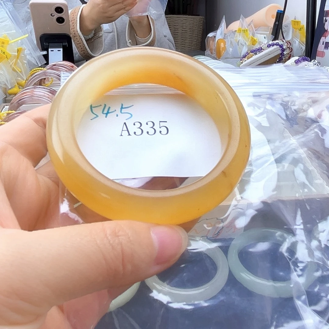 石英质玉未镶嵌手镯