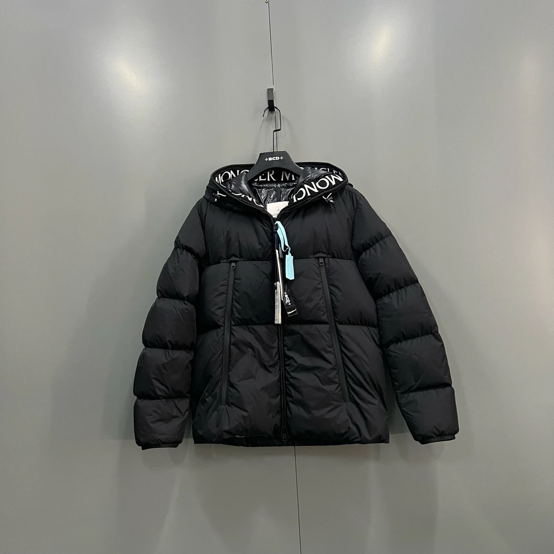 未使用 MONCLER y14 黑色领口logo印花羽绒服 3码/207641
