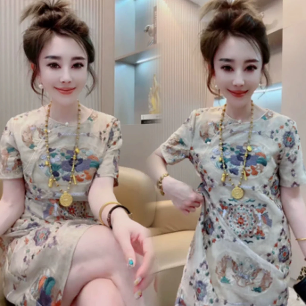 连衣裙夏季新中式气质轻奢时尚国风刺绣斜襟盘扣连衣裙