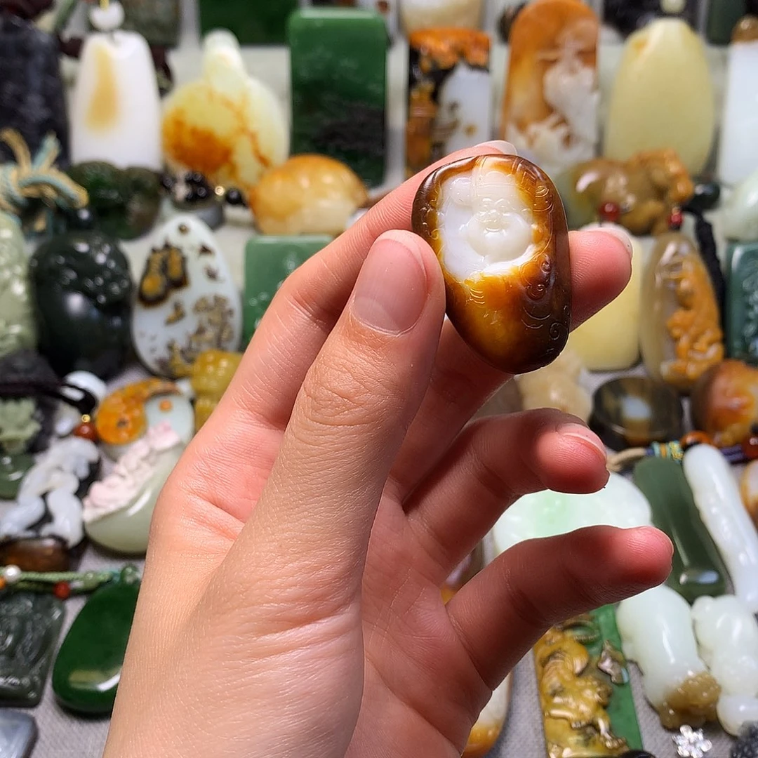 颈饰未镶嵌和田玉