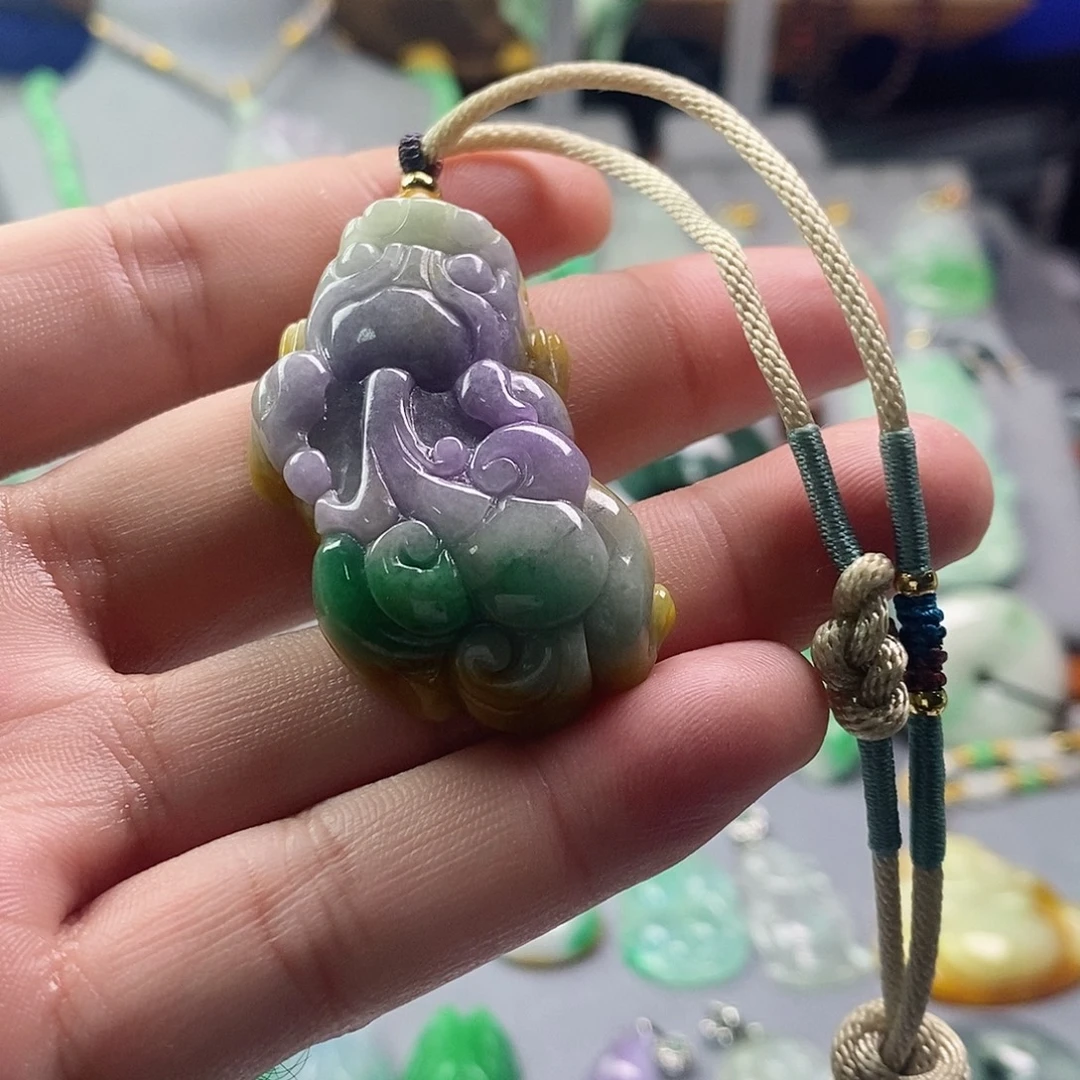 翡翠未镶嵌吊坠(赠链)