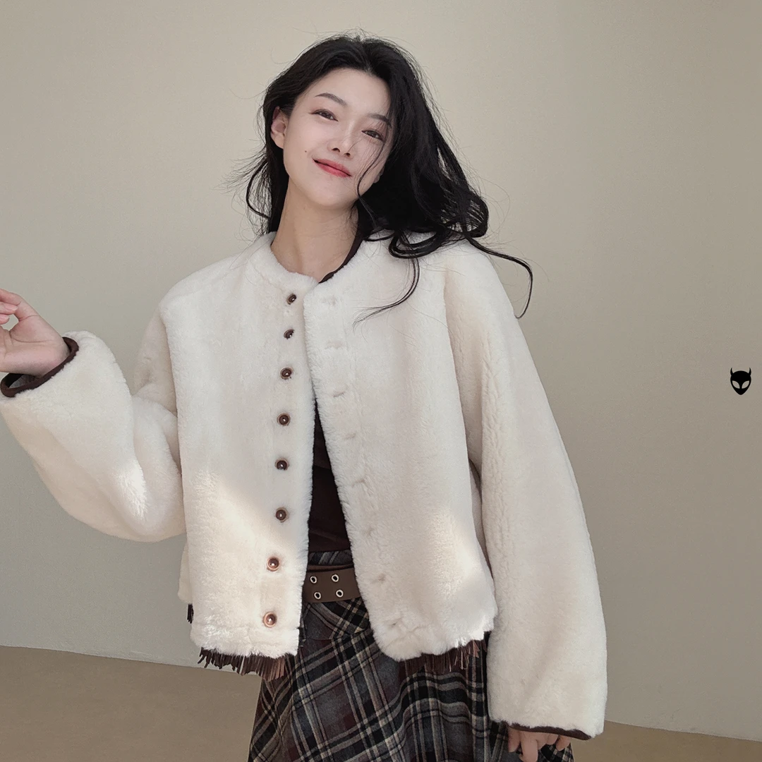 真皮毛一体羊皮羊羔毛直毛进口海宁草外套女2025年新款短款美利奴