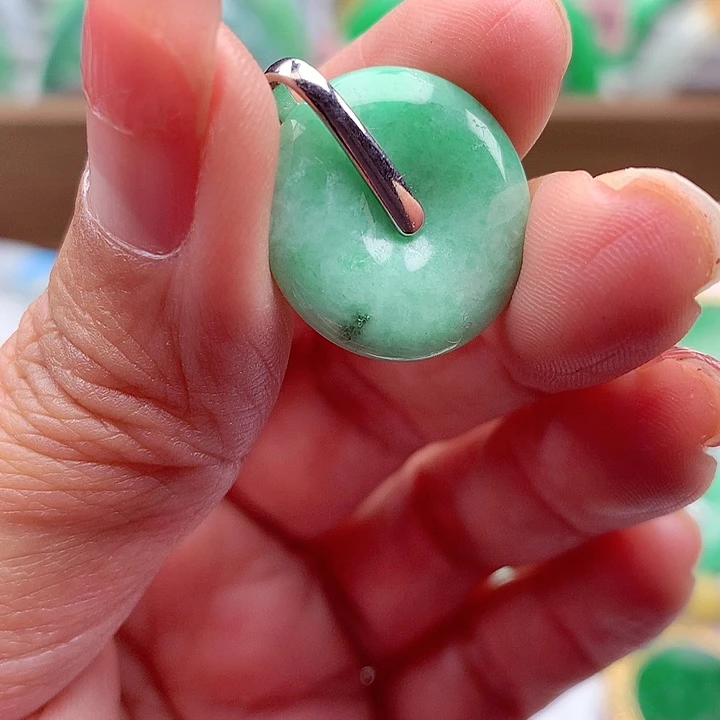 翡翠颈饰银S925镶嵌翡翠