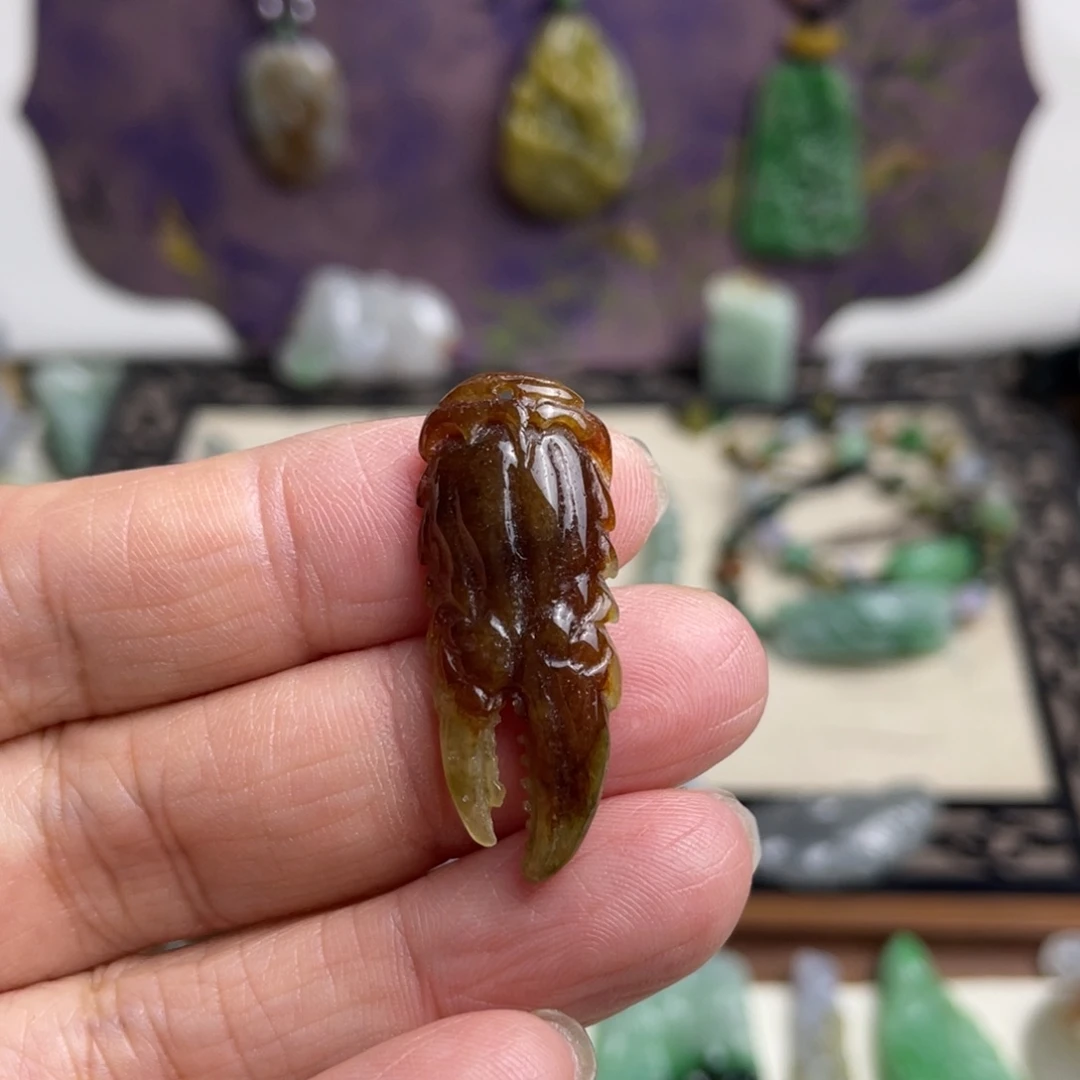翡翠未镶嵌挂件蟹钳挂件