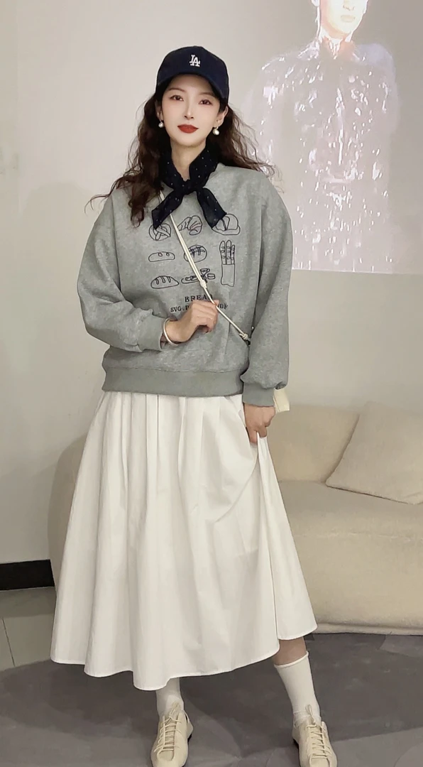 韩系二件套(卫衣+小白裙)