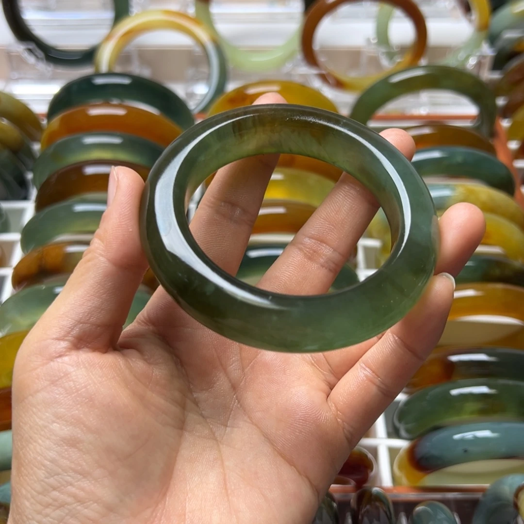 蛇纹石玉未镶嵌手镯