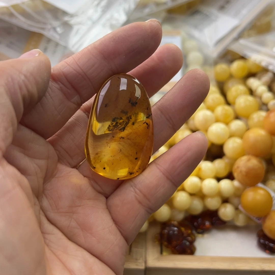 琥珀珠宝奇石未镶嵌