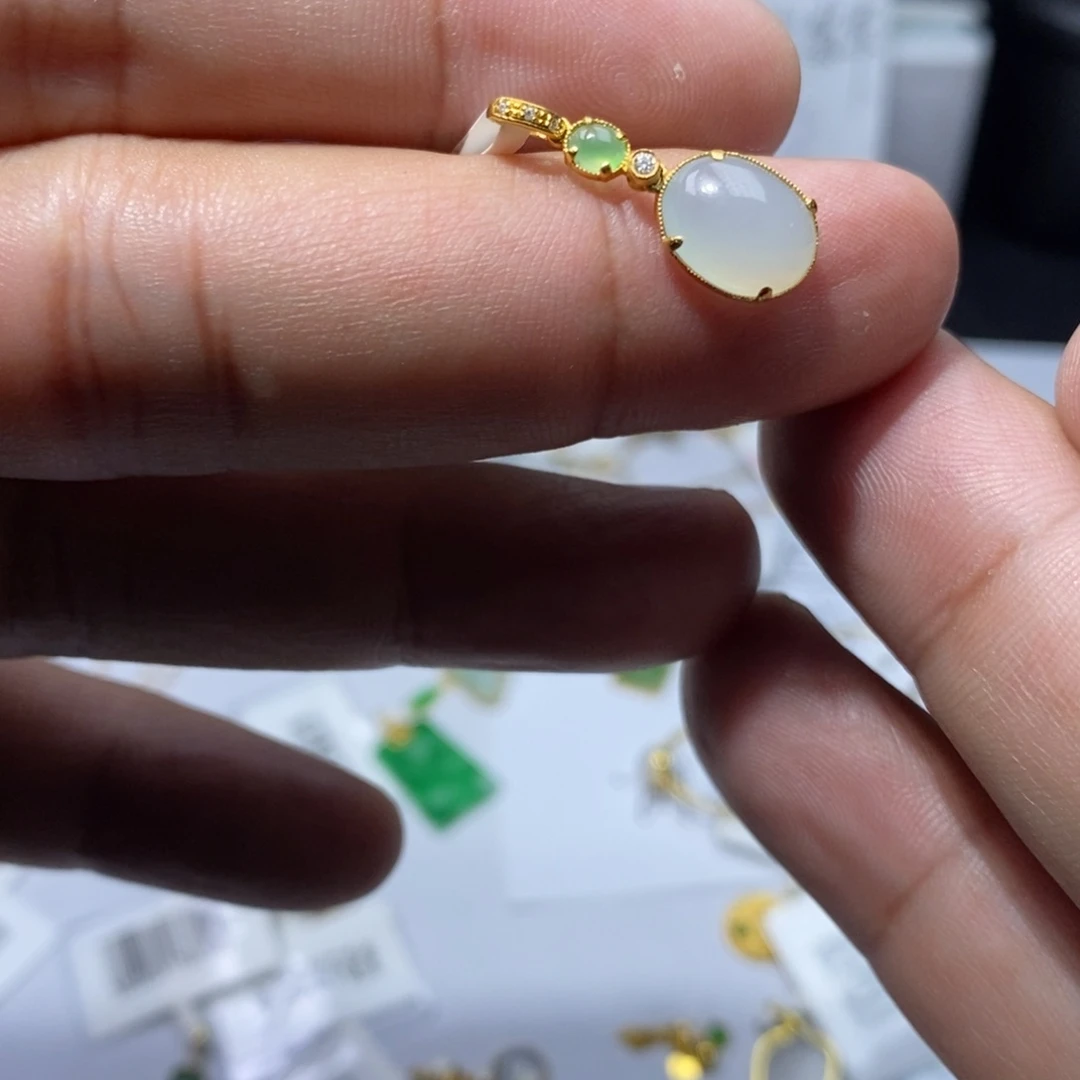 翡翠18K金镶嵌吊坠(不含链)