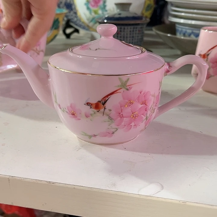瓷片景德镇陶瓷茶壶。