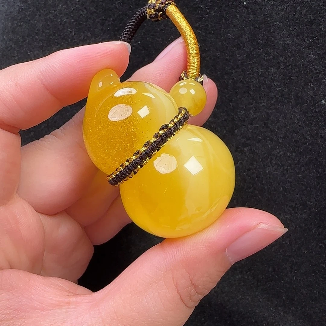 蜜蜡未镶嵌珠宝奇石