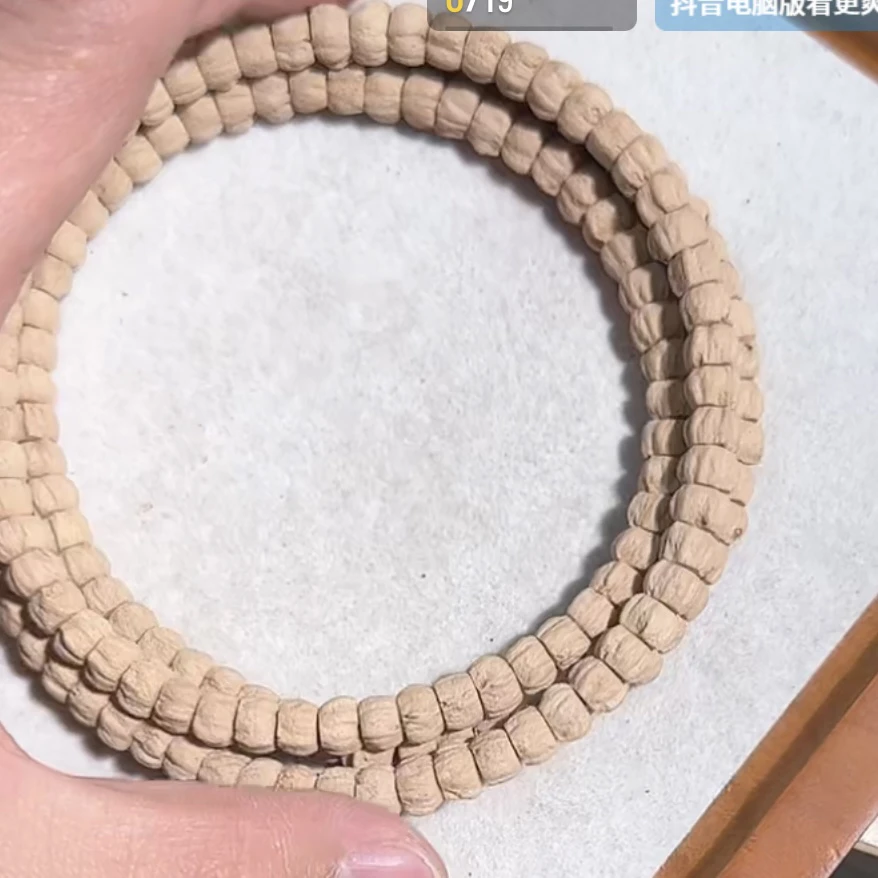 T004柏香百香籽108长串随机一条