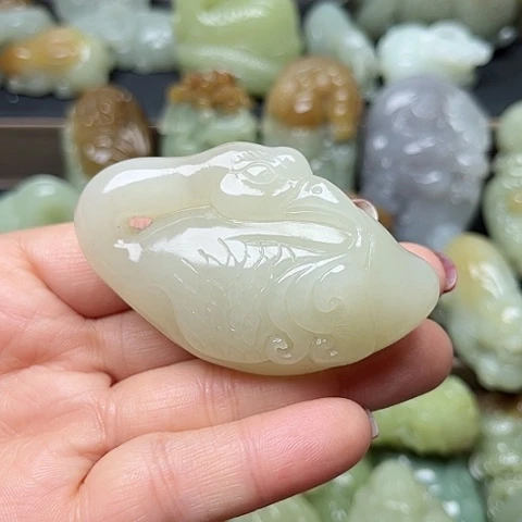 颈饰未镶嵌和田玉轮*