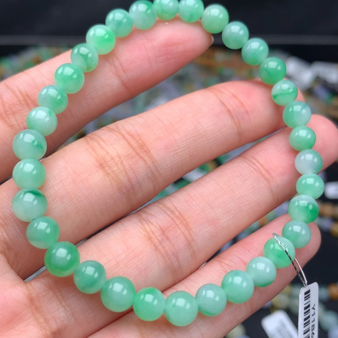 翡翠手链未镶嵌卡
