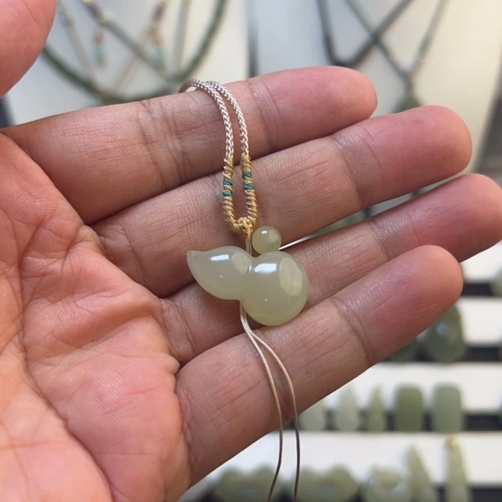 和田玉未镶嵌吊坠(不含链)哥***酒666