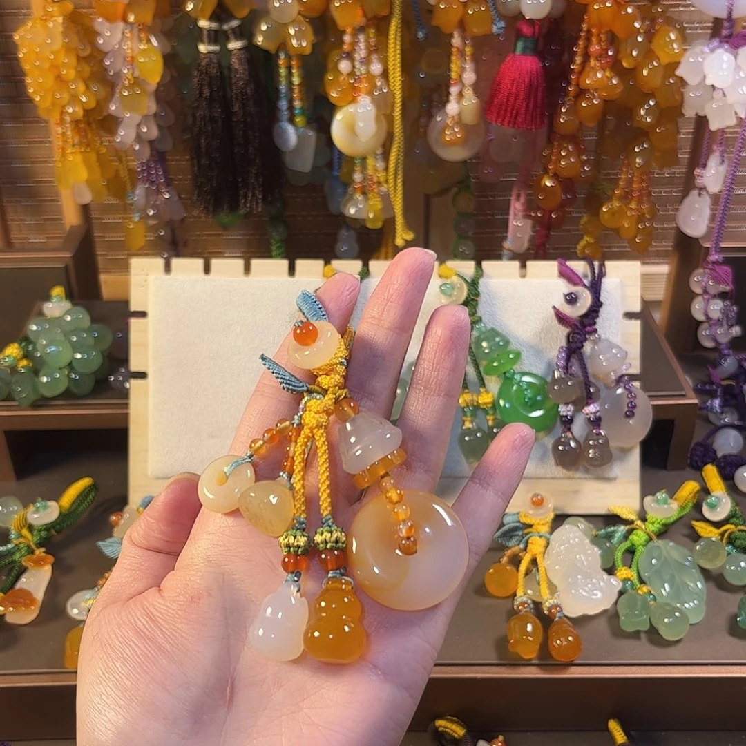 秋***媛玛瑙/玉髓未镶嵌车挂钥匙扣
