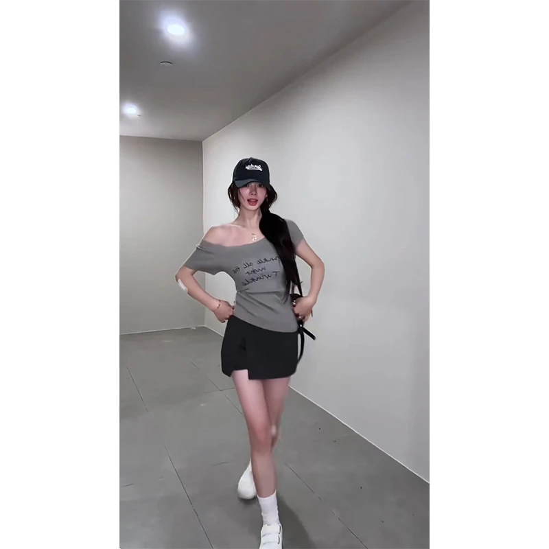 美式复古字母印花露肩短袖上衣女2025秋季新款高腰显瘦休闲短裤裙