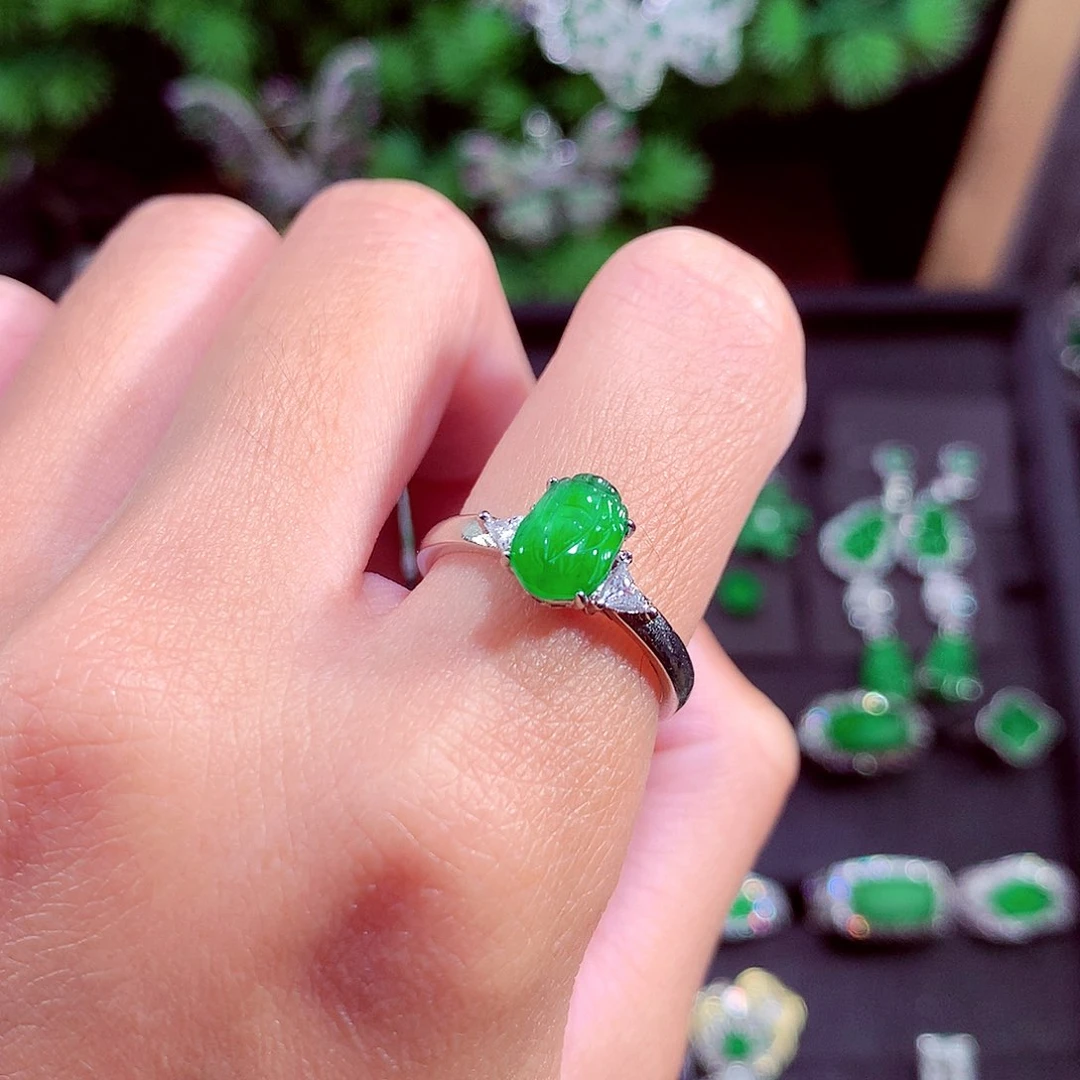 颈饰未镶嵌翡翠天然