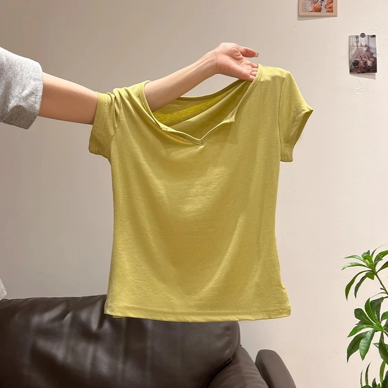 2025夏季黄色V领性感露锁骨气质短袖T恤女装韩版收腰修身显瘦上衣