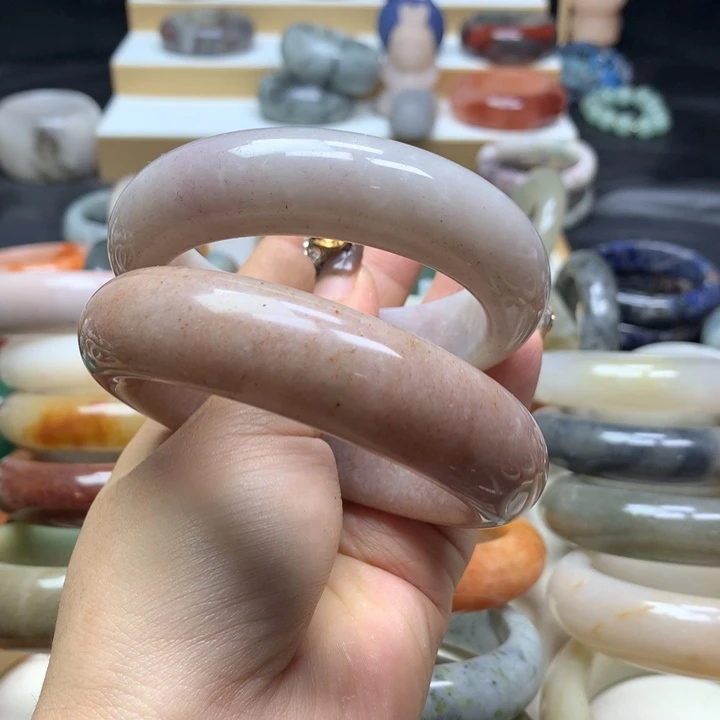 未镶嵌手镯石英质玉?***?