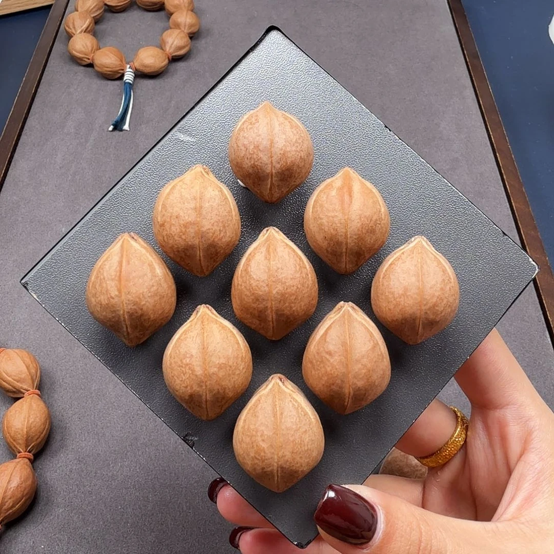 2.2*2.8大尺寸原生态梅林铁核手串