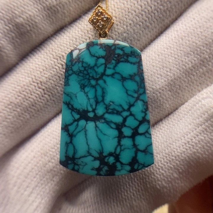 18K金镶嵌绿松石珠宝奇石乌兰花无事牌20.2mmAA754