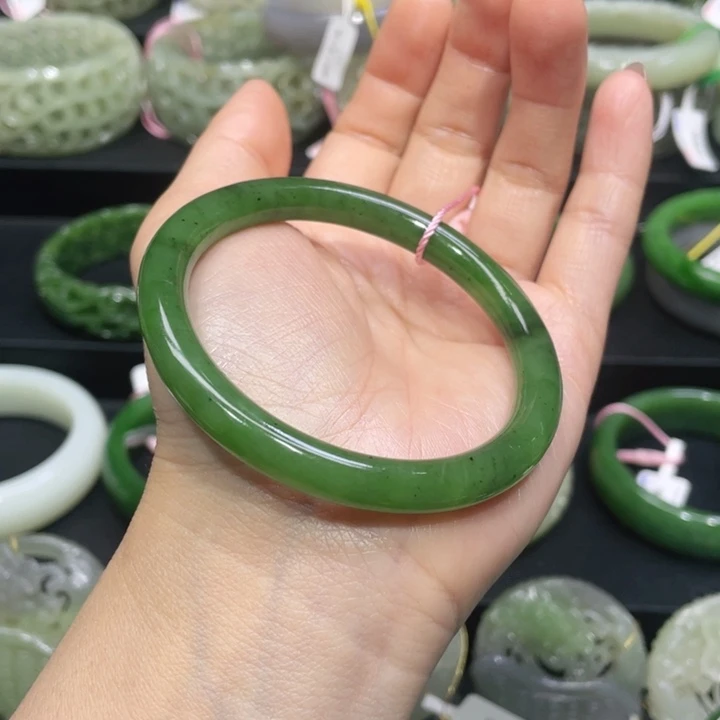 和田玉手镯56圈口 编号39未镶嵌