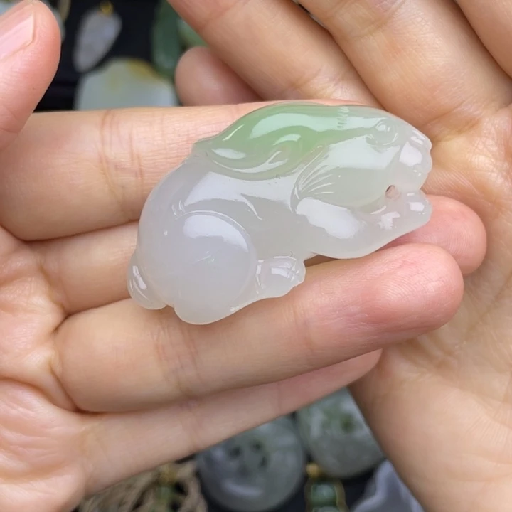 泡***虾和田玉未镶嵌颈饰