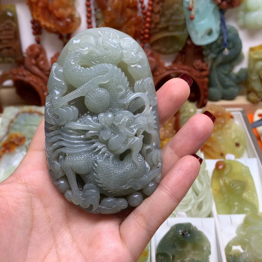 蛇纹石玉颈饰未镶嵌王***生