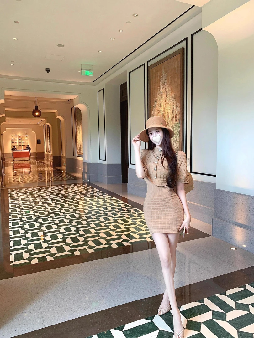 小香风法式名媛针织套装短款斗篷外套女秋季背心包臀连衣裙两件套