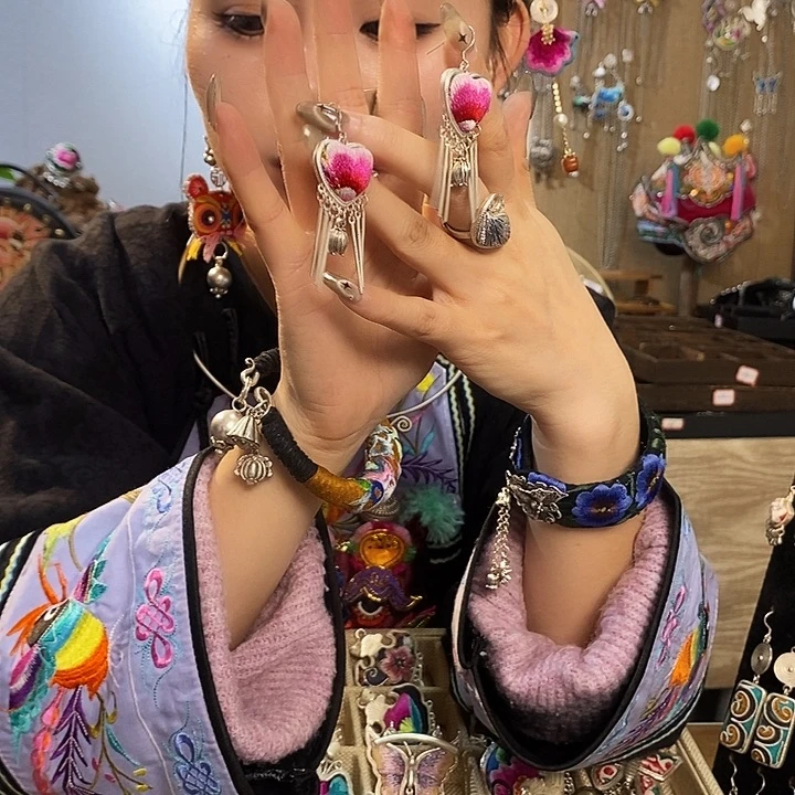铁合金花岗石耳环