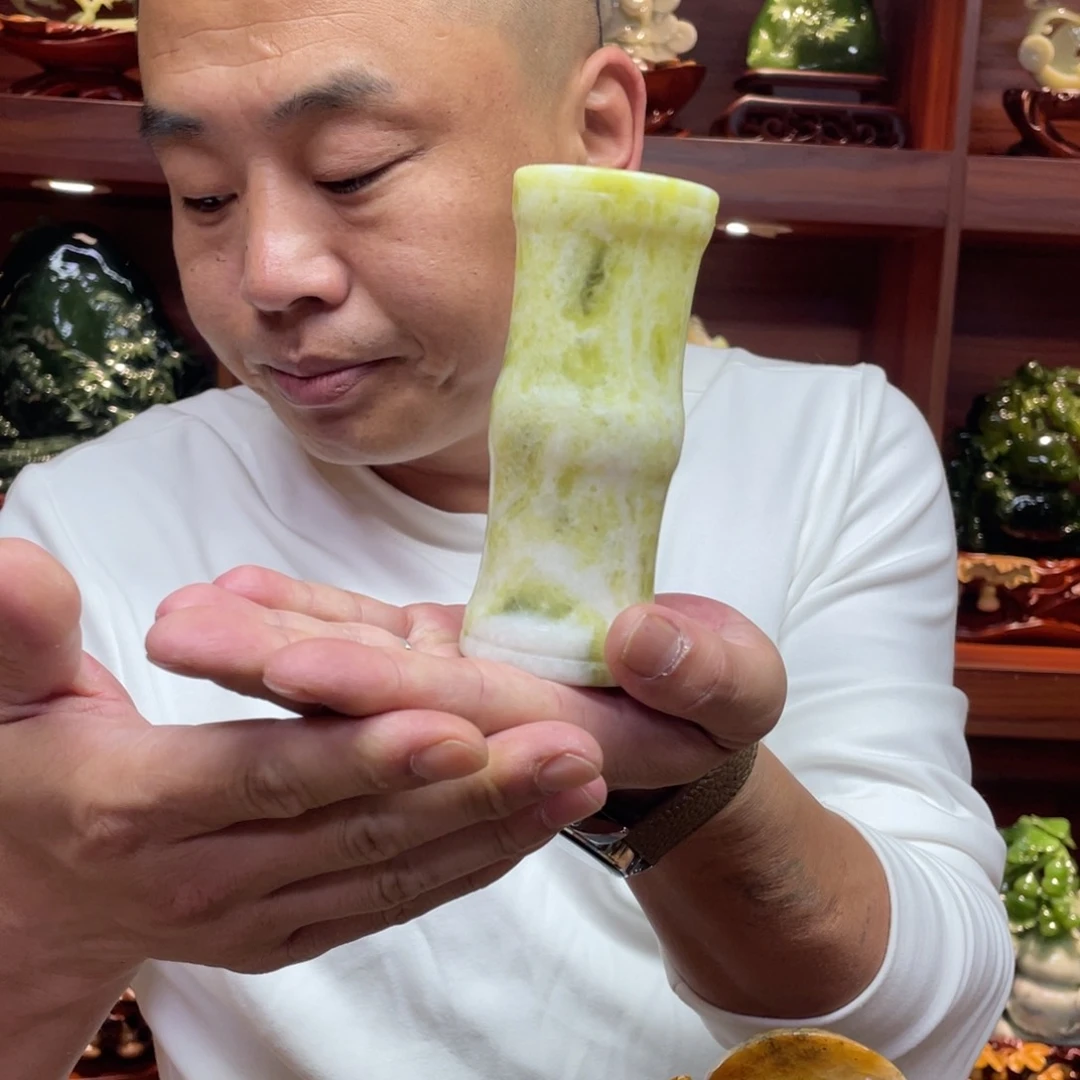 岫玉未镶嵌摆件李*
