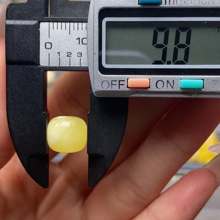 未镶嵌蜜蜡珠宝奇石