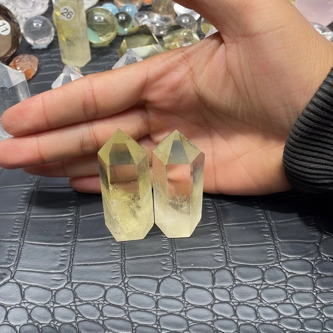 布***丁未镶嵌珠宝半成品水晶微瑕