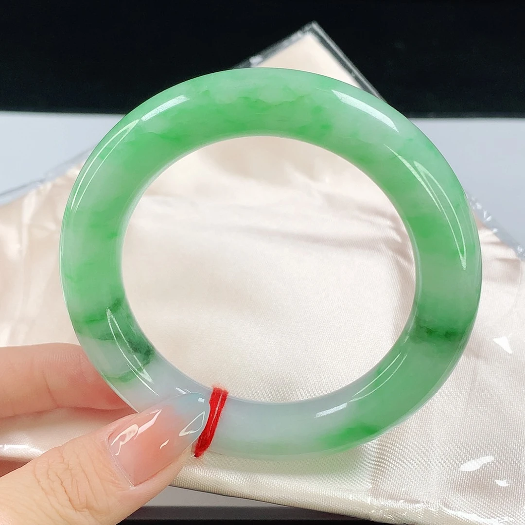 翡翠手镯未镶嵌136翡翠