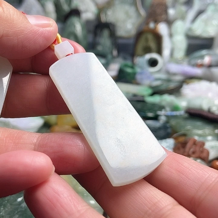 翡翠吊坠(不含链)未镶嵌官****）