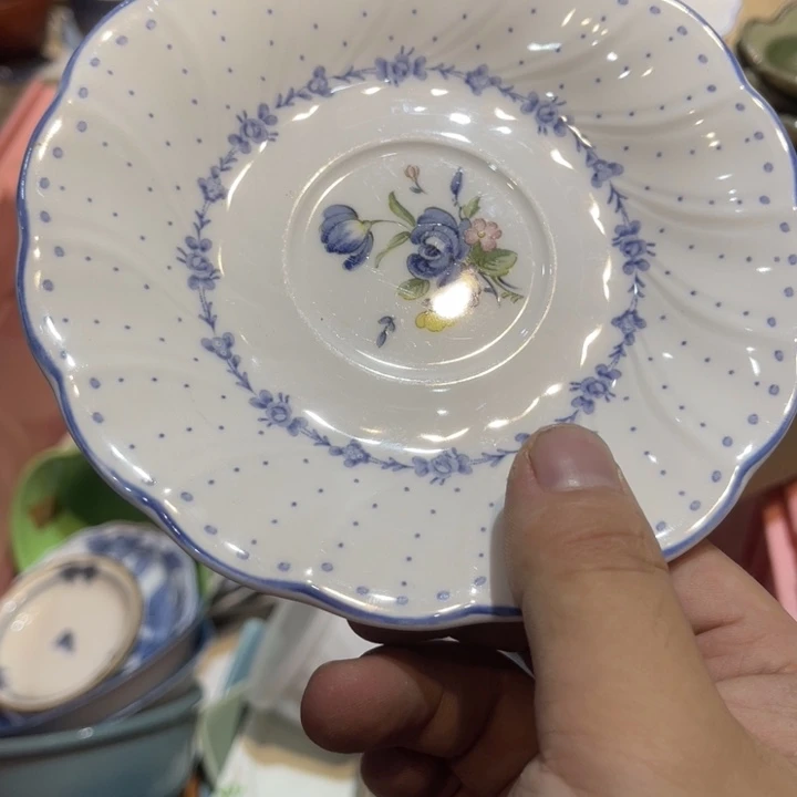 瓷片一**股箱なしでいいので お値下げ可能でしょうか？