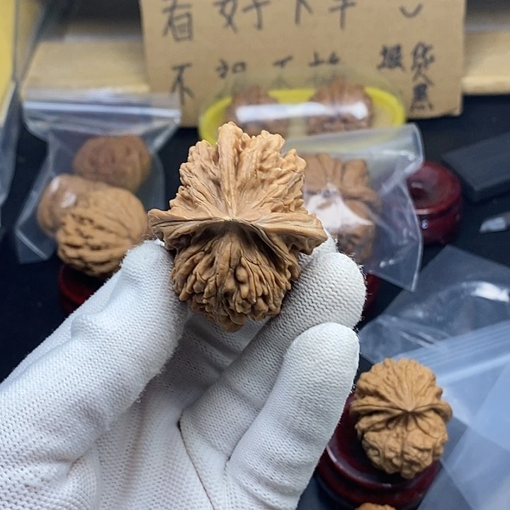 奉***n文玩核桃吊坠黄不退不换