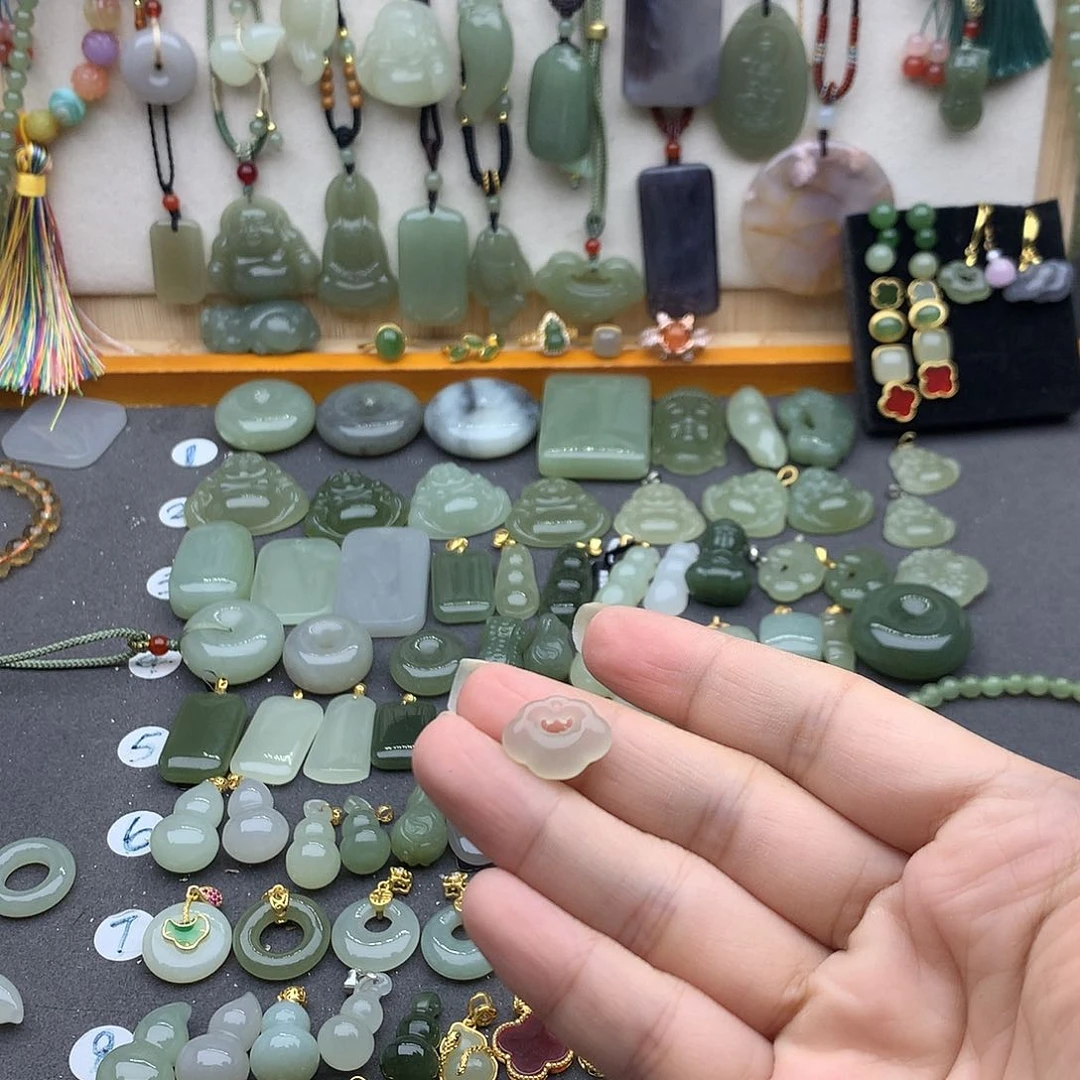 和田玉未镶嵌吊坠(不含链)