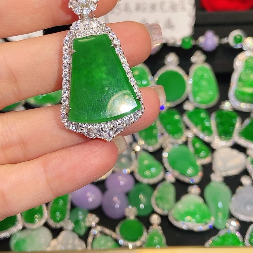 【闪购商品】颈饰未镶嵌翡翠天然翡翠