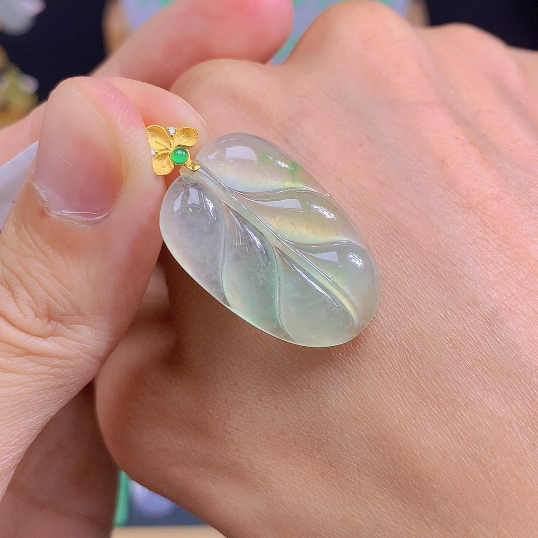 翡翠18K金镶嵌颈饰翡翠