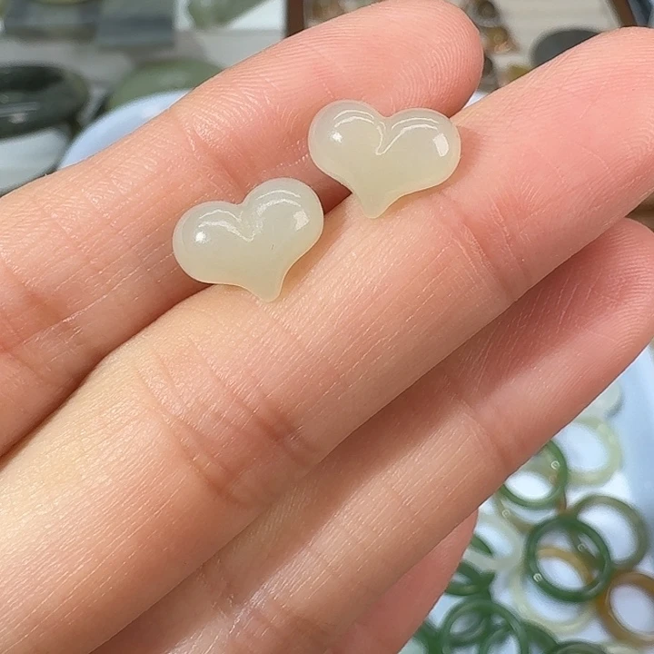 和田玉未镶嵌耳饰