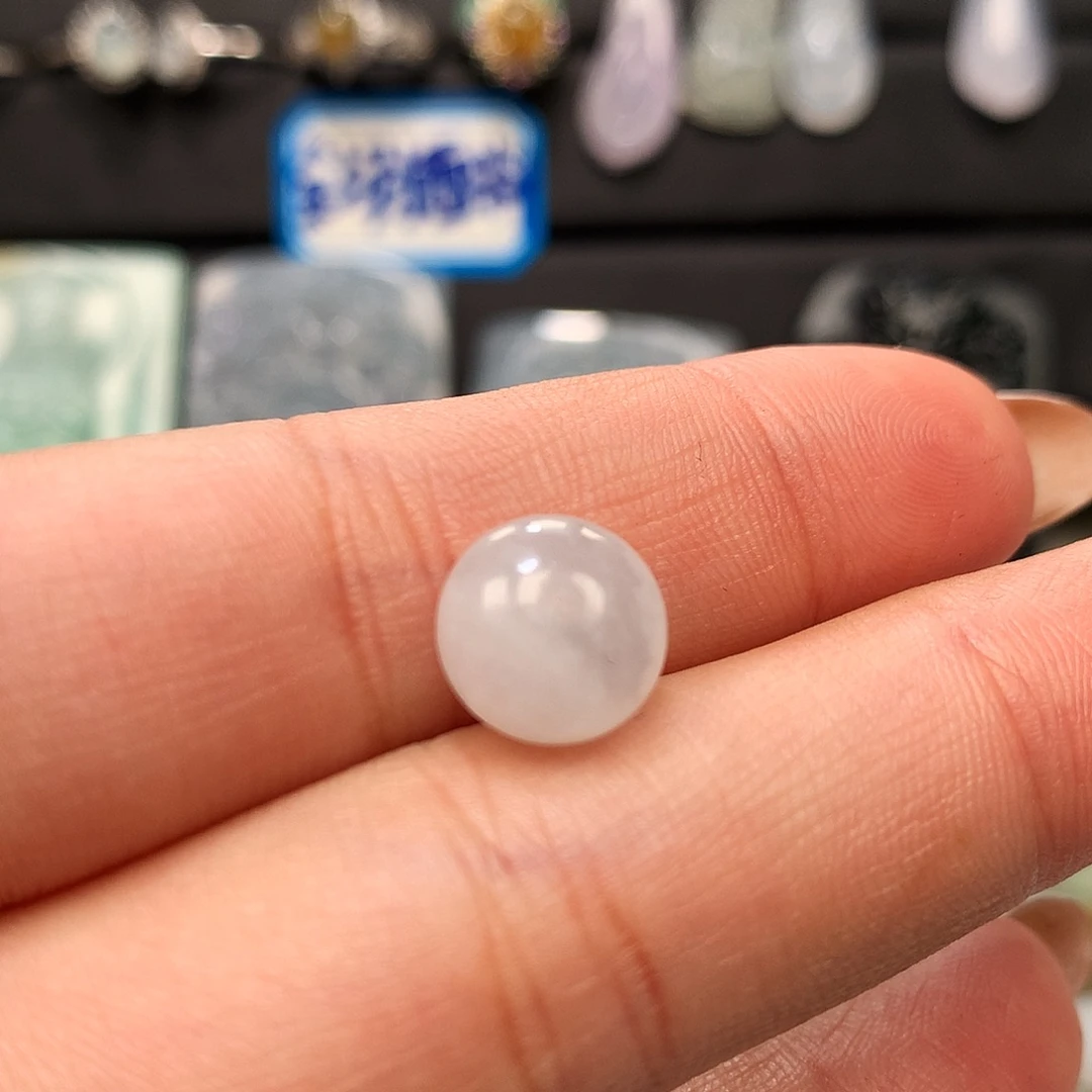 翡翠未镶嵌颈饰单珠