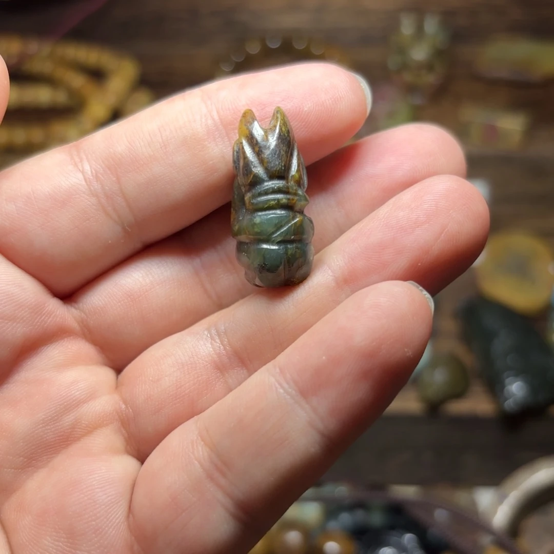 岫岩河磨玉（透闪石质玉）未镶嵌颈饰