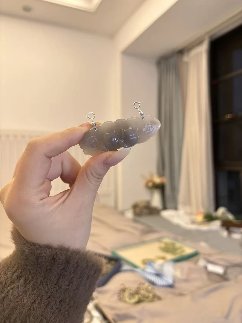 【046】纯天然和田玉烟紫手工雕刻猫咪牌吊坠