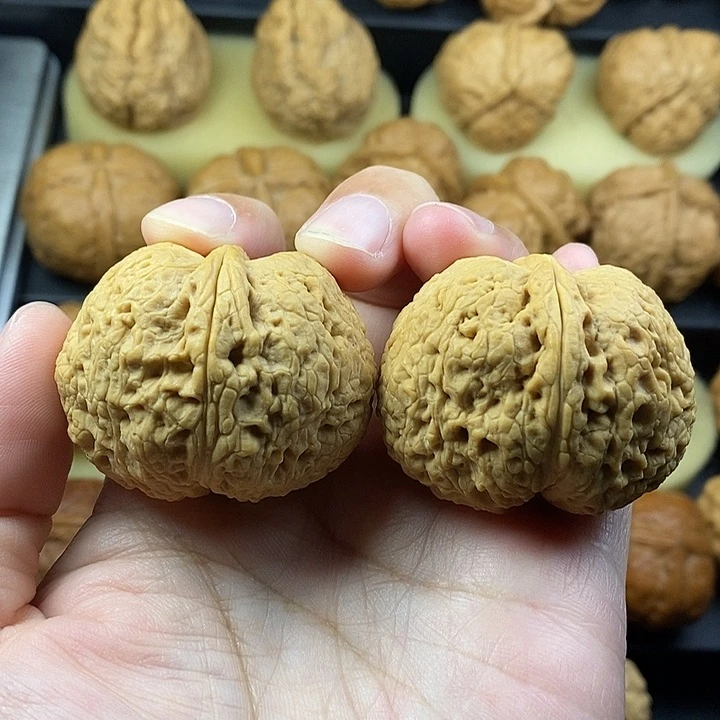 吊坠文玩核桃蜜石元宝42