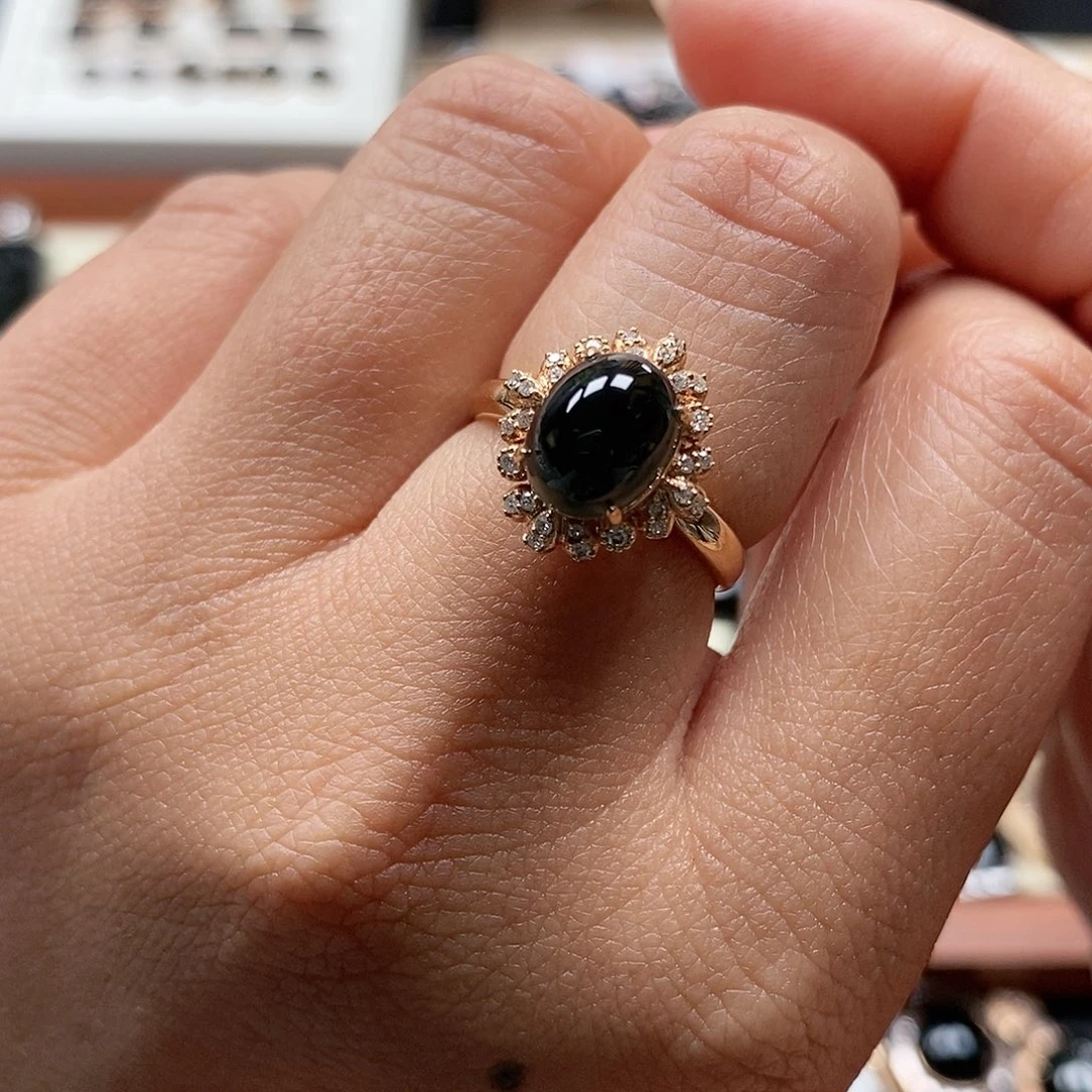 翡翠戒指18K金镶嵌墨翠戒指