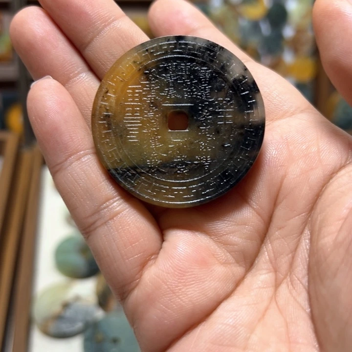 识***途蛇纹石玉未镶嵌颈饰