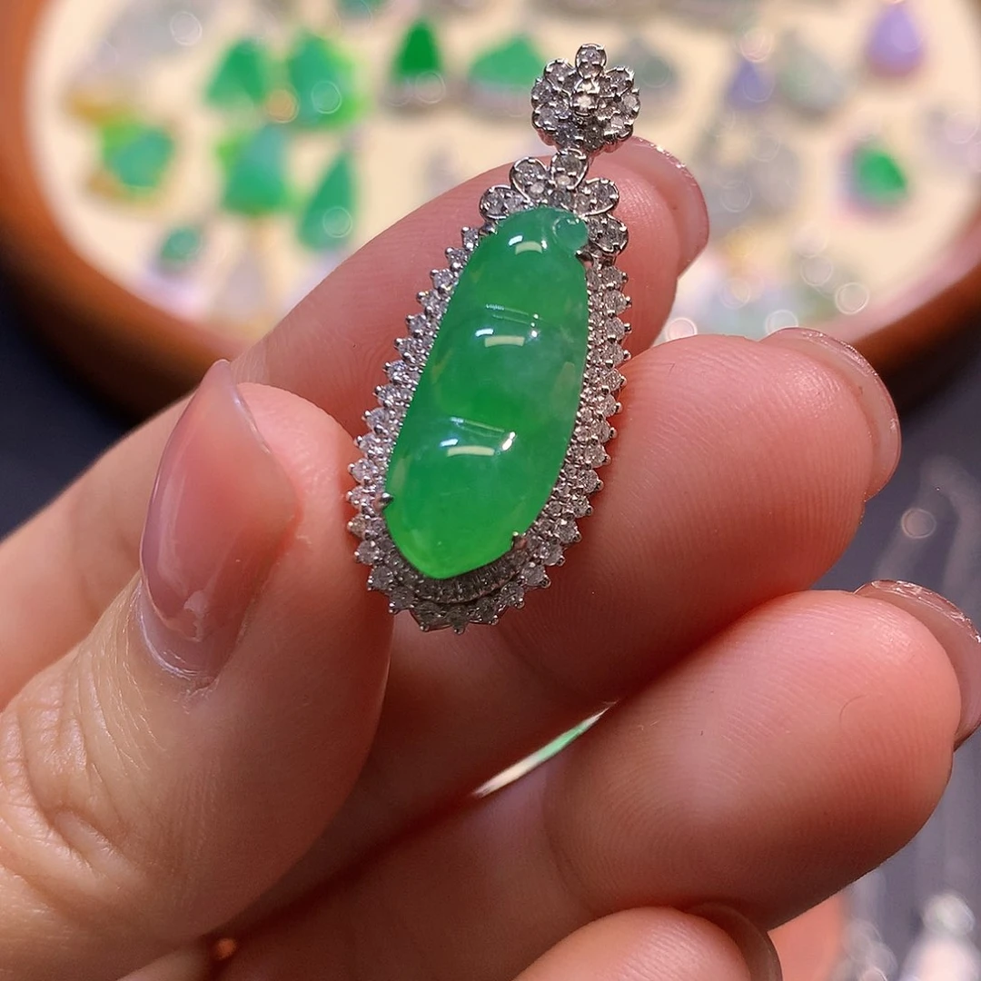 翡翠吊坠(不含链)18K金镶嵌